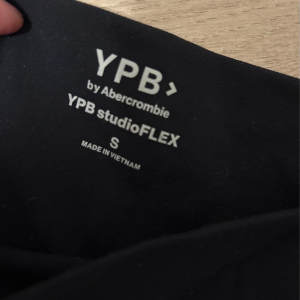 SET: YPB/Abercrombie & Fitch - Picture 10 of 12